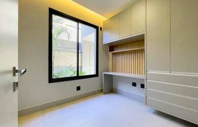 Imagem 4: Casa à venda no Damha VI com 4 suítes e 2 vagas de garagem - Próximo...