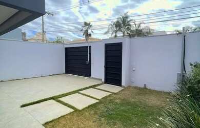 Imagem 2: Casa tTérrea no Bairro Ibituruna com Piscina- Montes Claros - MG