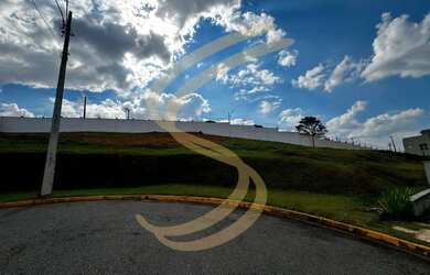 Imagem: O terreno possui 374m² de Área e está localizado em Bragança