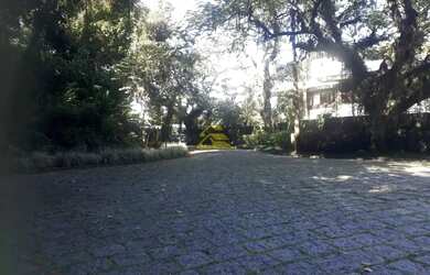 Imagem: O terreno à venda possui e está localizado em Itanhangá