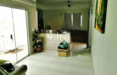 Imagem: A casa possui 5 Dormitórios, 4 Banheiros, 2 Vagas na garagem