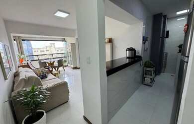 Imagem: O apartamento possui 1 Dormitório, 1 Banheiro, 1 Vaga na garagem