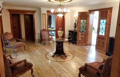 Imagem: O depósito possui 5 Vagas na garagem e 585m² de Área e está