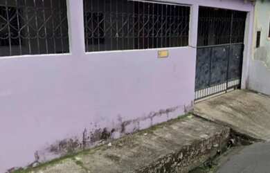 Imagem: A casa possui 2 Dormitórios, 1 Banheiro, 1 Vaga na garagem