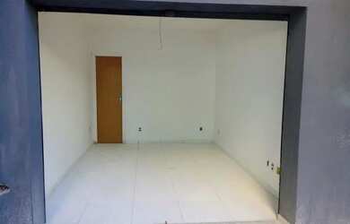 Imagem: O depósito possui 1 Vaga na garagem, 35m² de Área e está