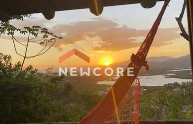 Imagem: A casa possui 5 Dormitórios, 5 Banheiros, 5 Vagas na garagem