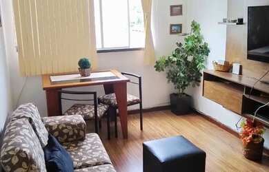 Imagem: O apartamento possui 2 Dormitórios, 1 Banheiro, 1 Vaga na garagem