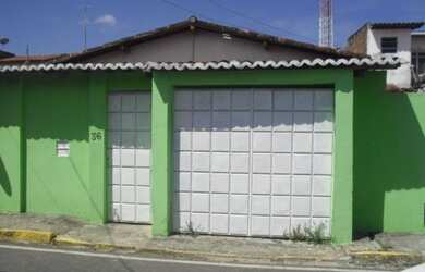 Imagem: A casa possui 3 Dormitórios, 1 Vaga na garagem, 100m² de Área