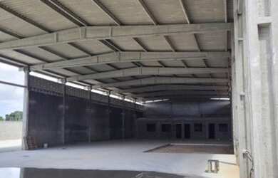 Imagem: O depósito possui 5 Vagas na garagem, 1.800m² de Área e