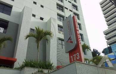 Imagem: O depósito possui 1 Vaga na garagem e 30m² de Área e está