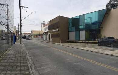 Imagem: O depósito possui 5 Vagas na garagem, 700m² de Área e está