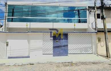 Imagem: A casa possui 3 Dormitórios, 3 Banheiros, 2 Vagas na garagem