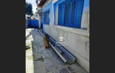 Imagem: A casa possui 2 Dormitórios, 1 Banheiro, 2 Vagas na garagem