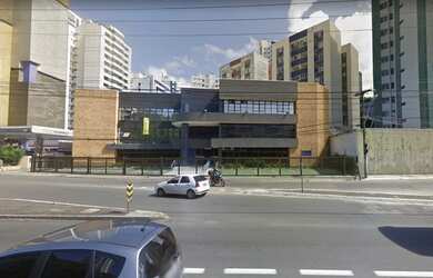 Imagem: O depósito possui 5 Vagas na garagem e 1200m² de Área e está