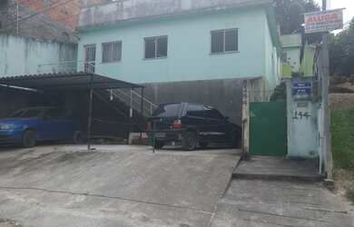 Imagem: A casa possui 2 Dormitórios, 1 Banheiro, 1 Vaga na garagem