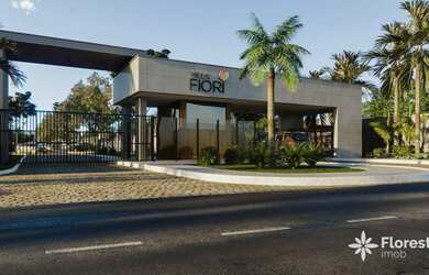 Imagem: A casa em condomínio possui 2 Dormitórios, 1 Banheiro, 2 Vagas