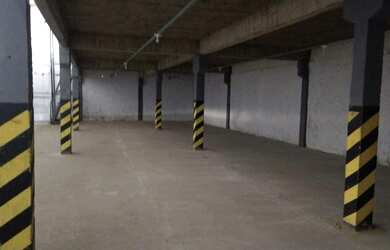 Imagem: O depósito possui 5 Vagas na garagem, 500m² de Área e está