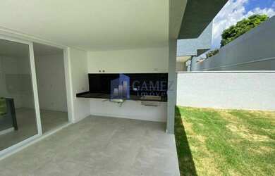 Imagem 7: Casa Padrão. 261m² de Área, 2 Vagas na garageme3 Dormitórios