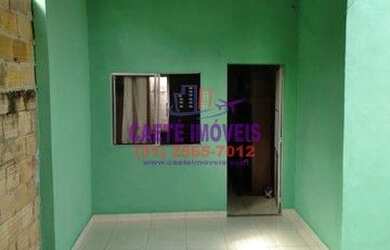 Imagem: A casa possui 2 Dormitórios, 1 Banheiro, 1 Vaga na garagem