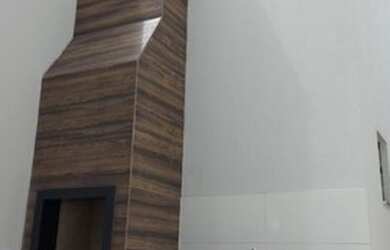 Imagem: A casa possui 2 Dormitórios, 2 Banheiros, 2 Vagas na garagem