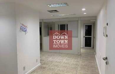 Imagem: O depósito possui 1 Vaga na garagem, 76m² de Área e está