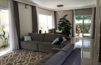 Imagem: A casa em condomínio possui 4 Dormitórios, 5 Banheiros, 4