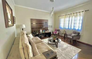 Imagem: A casa em condomínio possui 4 Dormitórios, 3 Banheiros, 2