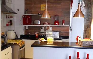 Imagem: O apartamento possui 2 Dormitórios, 2 Banheiros, 1 Vaga na