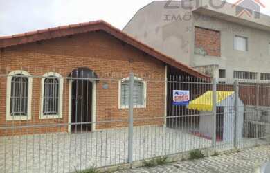 Imagem: A casa possui 3 Dormitórios, 2 Banheiros e 200m² de Área