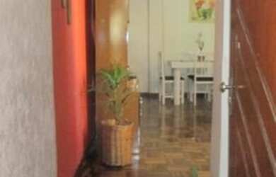 Imagem: O apartamento à venda possui 2 Dormitórios, 1 Banheiro e 76m²