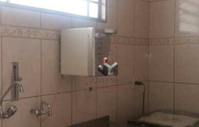 Imagem: A casa possui 4 Dormitórios, 4 Banheiros, 1 Vaga na garagem