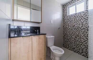 Imagem: O apartamento possui 2 Dormitórios, 1 Banheiro, 1 Vaga na garagem