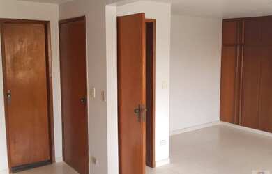 Imagem 7: Casa para Venda em Goiânia / GO no bairro Setor Bueno - 2051350