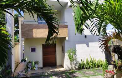 Imagem: A casa possui 2 Dormitórios, 2 Banheiros, 2 Vagas na garagem