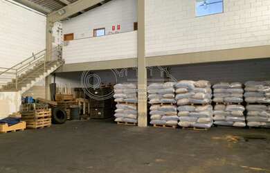 Imagem 4: Galpão/Depósito/Armazém para aluguel e venda possui 700 metros quadrados