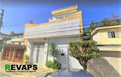 Imagem: O depósito possui 5 Vagas na garagem, 680m² de Área e está