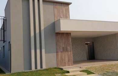 Imagem: A casa em condomínio possui 3 Dormitórios, 4 Banheiros, 2