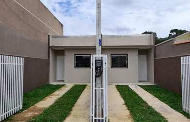 Imagem: A casa possui 2 Dormitórios, 1 Banheiro, 1 Vaga na garagem