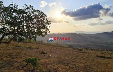 Imagem: O terreno possui 10.000m² de Área e está localizado em Riacho