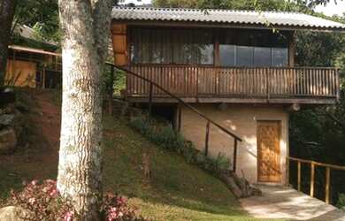 Imagem: A chácara possui 80m² de Área e está localizado em Santo