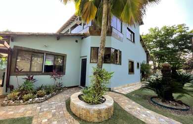 Imagem: A casa em condomínio possui 4 Dormitórios, 5 Banheiros, 5