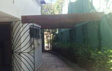 Imagem: A casa possui 3 Dormitórios, 2 Banheiros, 1 Vaga na garagem