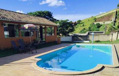 Imagem: A chácara possui 3.300m² de Área e está localizado em Centro