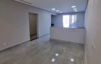 Imagem: A casa em condomínio possui 3 Dormitórios, 3 Banheiros, 4