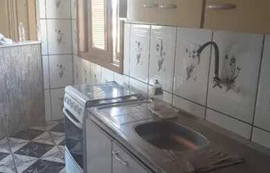 Imagem: A casa possui 2 Dormitórios, 1 Banheiro e está localizado