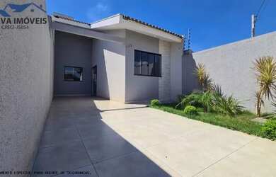 Imagem: A casa possui 3 Dormitórios, 1 Banheiro, 2 Vagas na garagem