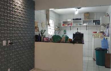 Imagem: A casa possui 2 Dormitórios, 1 Banheiro e está localizado