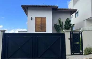 Imagem: A casa em condomínio possui 4 Dormitórios, 4 Banheiros, 2