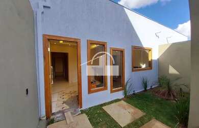 Imagem: A casa possui 2 Dormitórios, 1 Banheiro, 3 Vagas na garagem