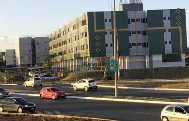 Imagem: O apartamento possui 2 Dormitórios, 2 Banheiros, 2 Vagas na